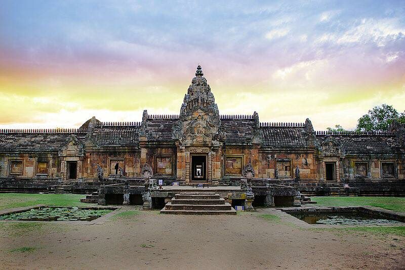ประเพณีขึ้นเขาพนมรุ้ง ปี 2565 จัดที่ไหน วันใดบ้าง