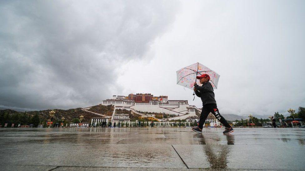 น้ำฝนทั่วโลกปนเปื้อน “สารเคมีชั่วนิรันดร์” เกินระดับปลอดภัยแล้ว