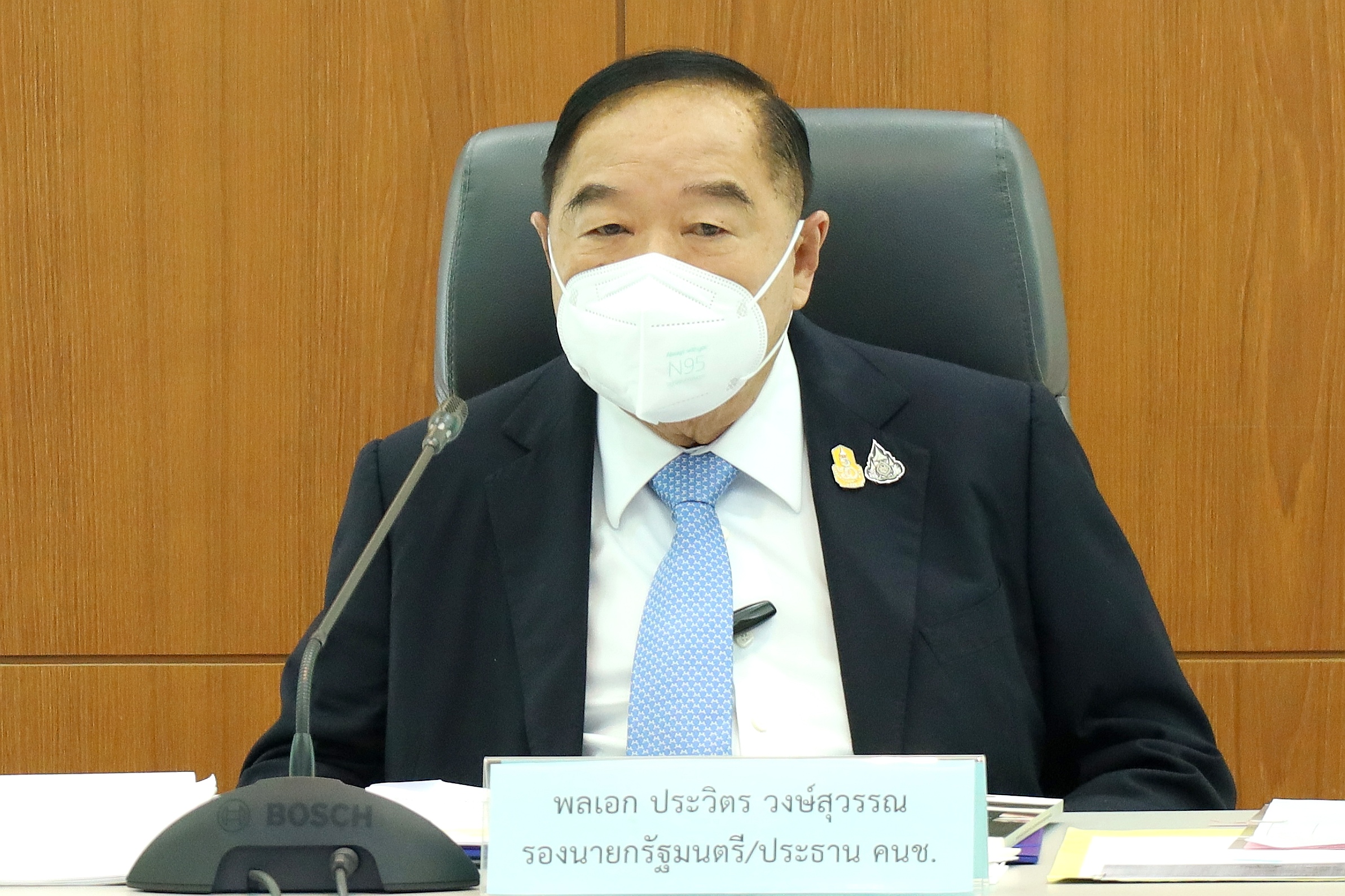รักษาการนายกฯ ประวิตร อุ้มแรงงานนอกระบบ 21 ล้านคน