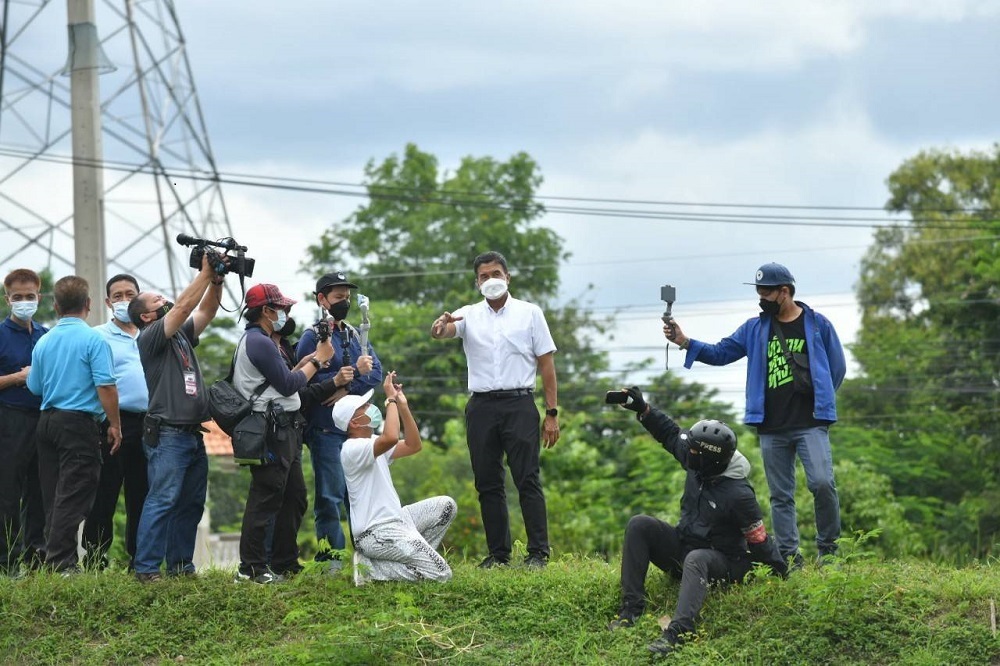 ชัชชาติตรวจงานดอนเมือง สางปัญหาน้ำท่วม-รถติด สั่งตรวจผับ