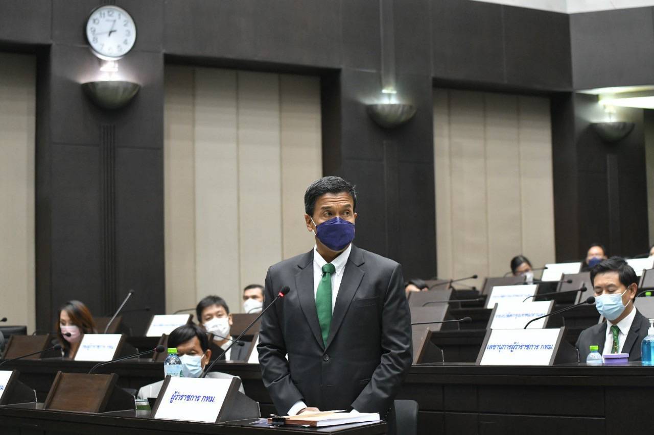 สภา กทม.เสนอ ชัชชาติ ถอนญัตติพิจารณา 2 ประเด็นรถไฟฟ้าสายสีเขียว