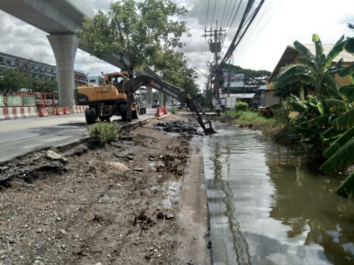 ขุดลอกคูคลองตามแนวรถไฟฟ้า ขุดลอกคูคลองตามแนวรถไฟฟ้า