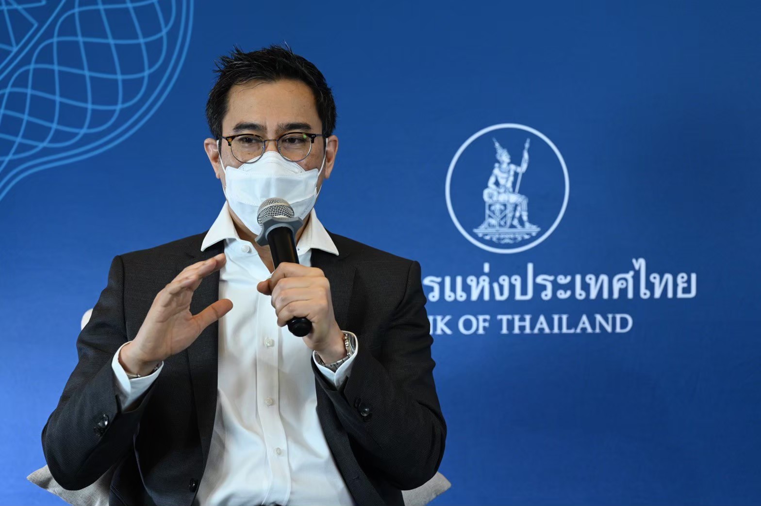 ผู้ว่า ธปท.ยันทุนสำรองฯ ลดจากดอลลาร์แข็งค่า รับเข้าดูแลแค่ช่วงผันผวนสูง