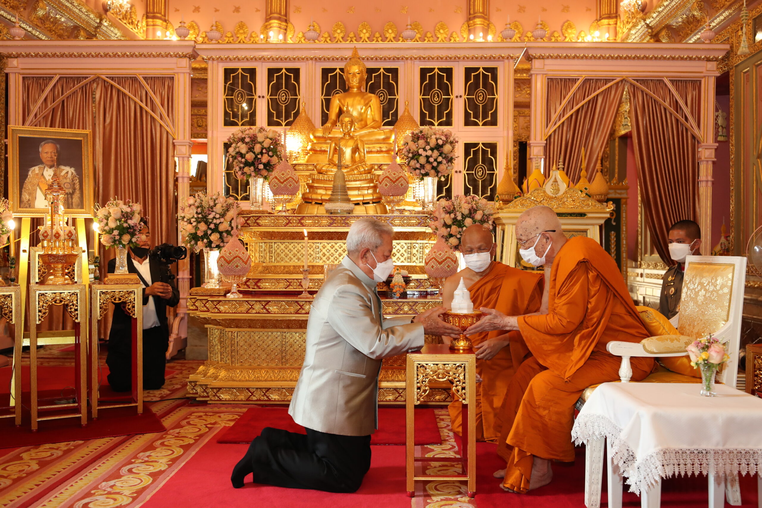 สมเด็จพระสังฆราช สวดพระอภิธรรม อัญเชิญอัฐิ พล.อ.เปรม กลับสงขลา