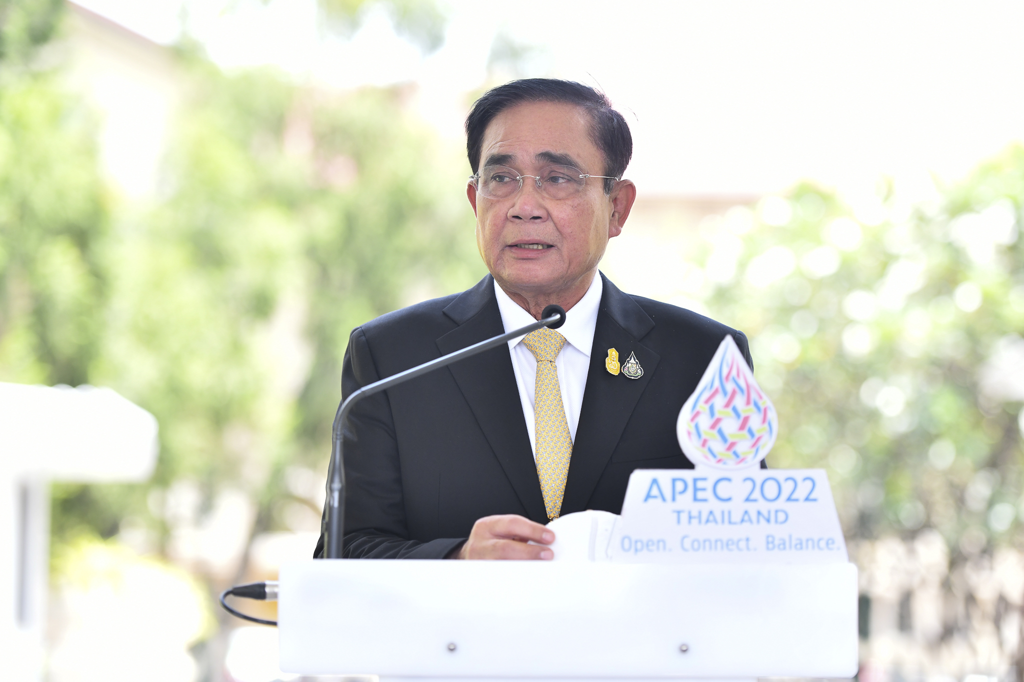 ยกเลิก พ.ร.ก.ฉุกเฉินทั่วราชอาณาจักร ยุบ ศบค. 1 ต.ค.นี้ โควิดติดต่อไม่อันตราย