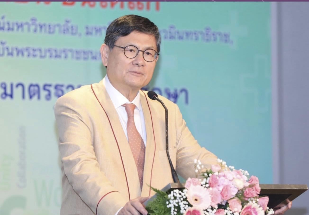 เอนก เหล่าธรรมทัศน์