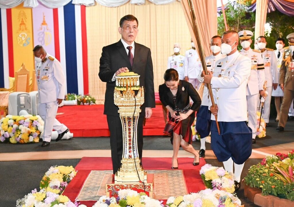 ในหลวง พระราชินี เสด็จฯ เปิดอาคารสถานีวิทยุโทรทัศน์การศึกษาทางไกลผ่านดาวเทียม