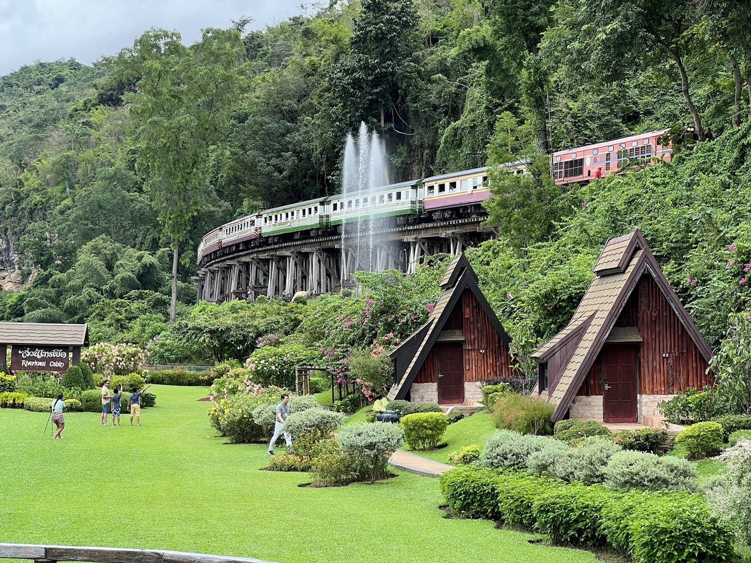 ป่าเมืองกาญจน์ ตำนานตะวันตก กับโทลเวย์สู่ทะเลอันดามัน