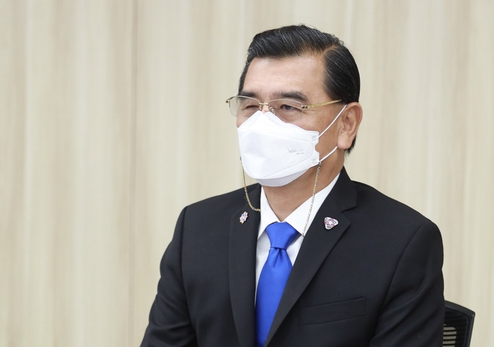 มนตรี มหาพฤกษ์พงศ์ 