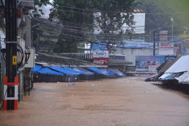 เชียงราย ฝนถล่มหนัก 3 อำเภอ จมบาดาล ผู้ว่าฯสั่งเปิดฝายระบายน้ำทุกบาน