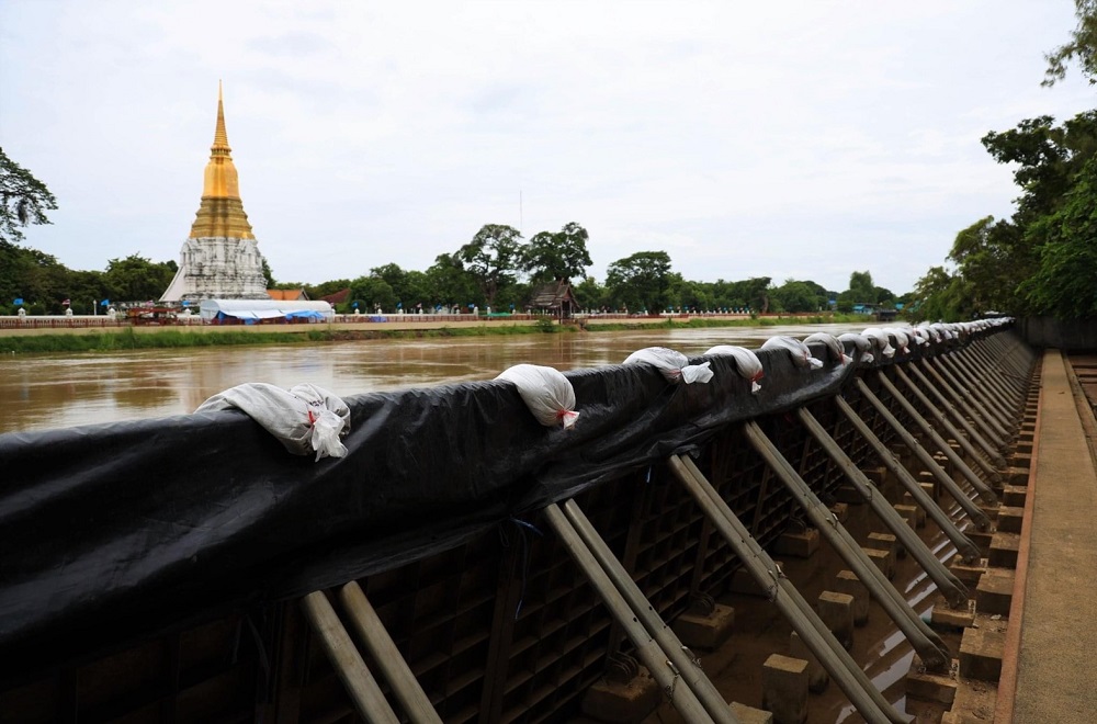 อยุธยาตั้งวอร์รูมเกาะติดน้ำ 24 ชม. ผู้ว่าฯ สั่งเฝ้าระวังพื้นที่ ศก.-นิคมอุตสาหกรรม
