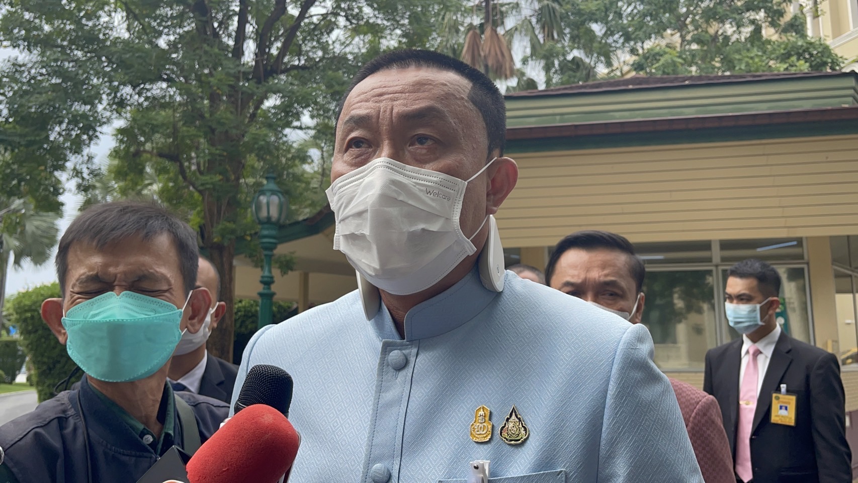 ศักดิ์สยาม กราบขอโทษเหยื่อสังเวยสะพานกลับรถถล่ม สั่งตั้งกรรมการสอบ 14 วัน