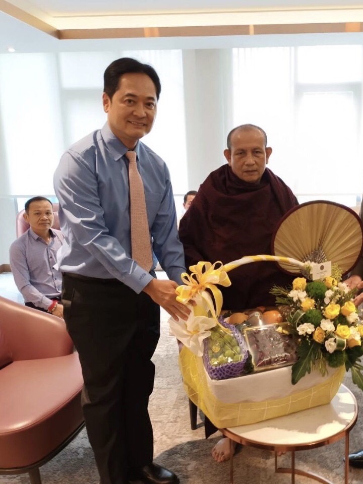 เยี่ยม ครูบาบุญชุ่ม