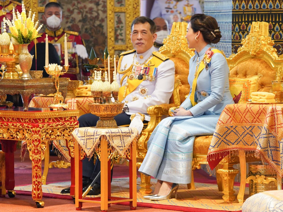 ในหลวง พระราชินี เสด็จฯพระราชพิธีมหามงคลเฉลิมพระชนมพรรษา 90 พรรษา พระพันปีหลวง