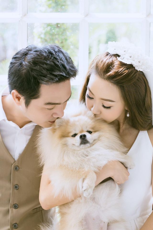 ปริษา พจนธรรม ครอบครัว และสุนัข