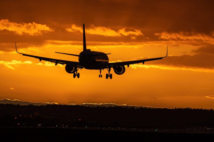 plane-7013022_960_720