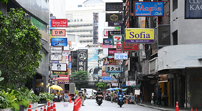 บรรยากาศถนนสีลม บรรยากาศถนนสีลม