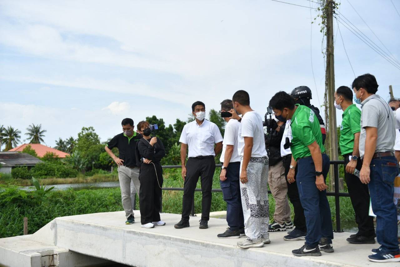 ชัชชาติ สำรวจปัญหาถนน-น้ำ หนองจอก ลุยโครงการผู้ว่าสัญจร