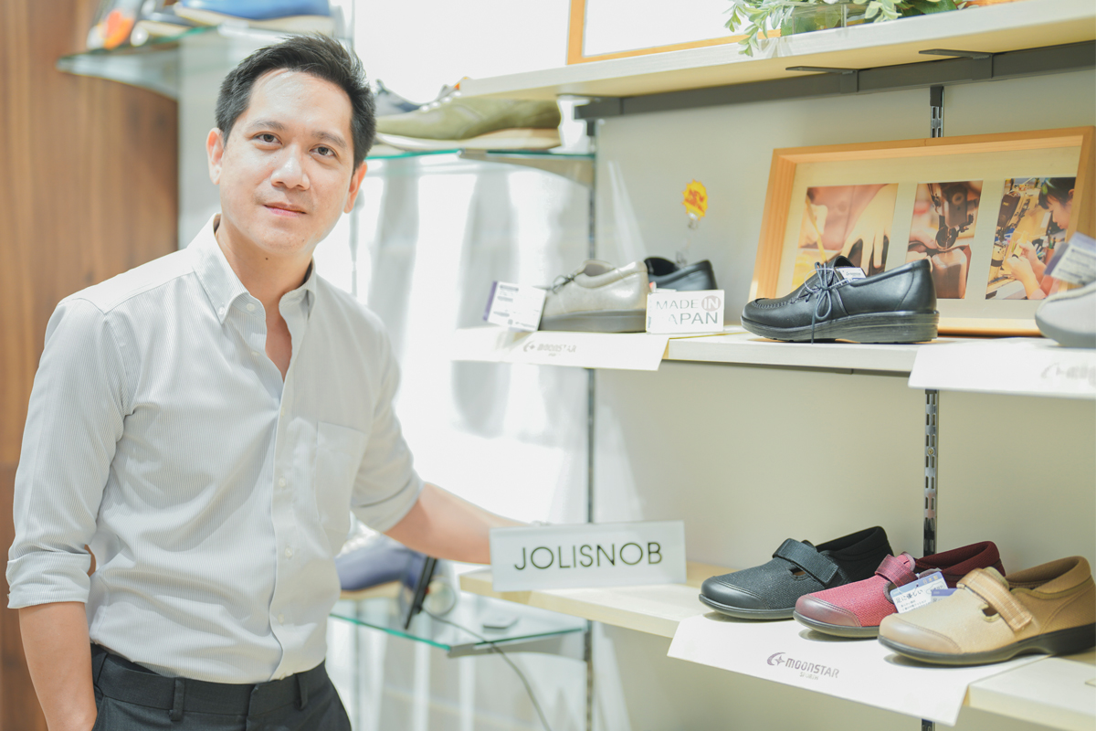 โจลี สนอป ปรับลุก รองเท้าสุขภาพรุ่นใหม่ “ต้องไม่เชยอีกต่อไป”