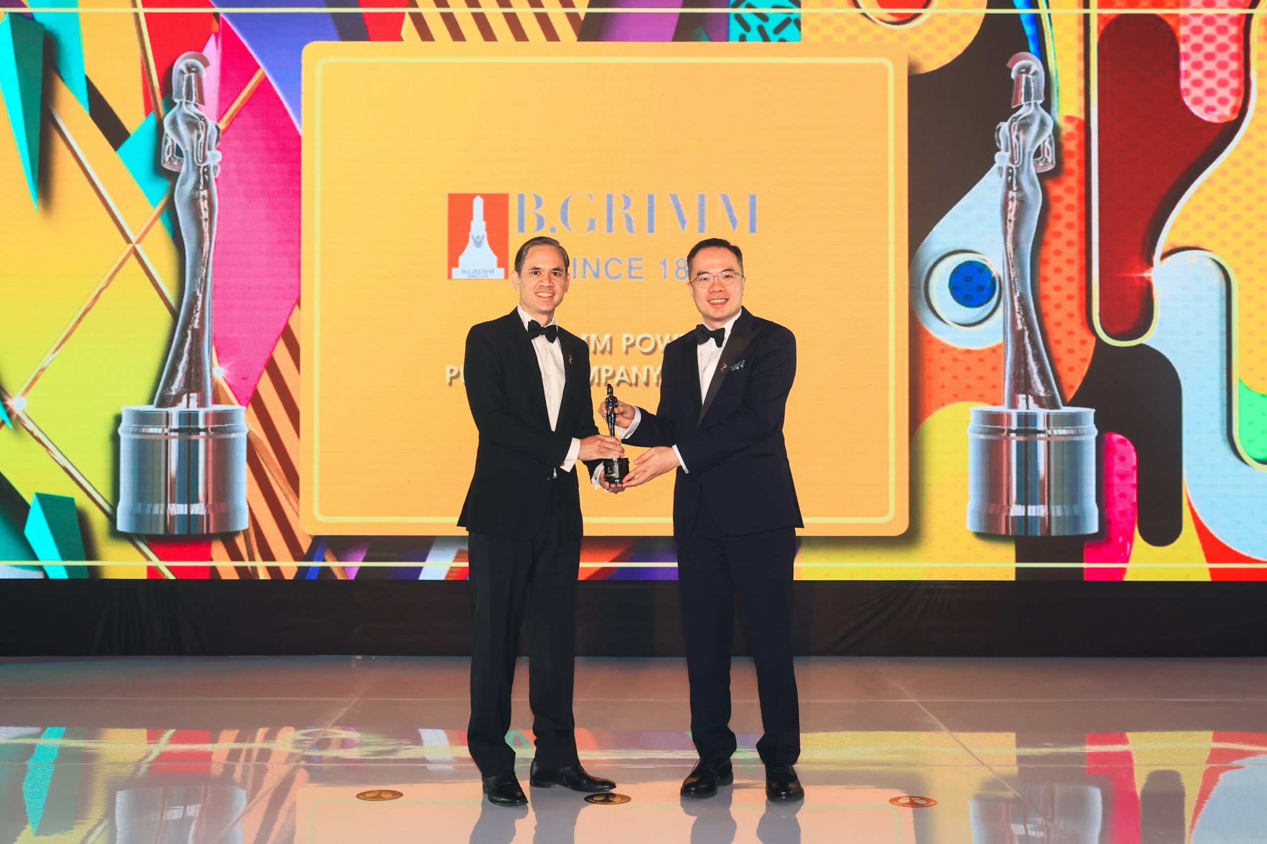 บี.กริม เพาเวอร์ คว้า 2 รางวัลใหญ่ บริหารบุคคลดีเด่น จาก HR Asia 2022 Best Company ที่น่าทำงานที่สุดในเอเชีย และ We Care ดูแลพนักงานยอดเยี่ยม