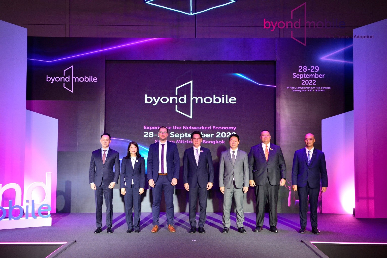 งานแสดงเทคโนโลยีธุรกิจ 5G แห่งอนาคต เริ่มอย่างเป็นทางการแล้ววันนี้!!