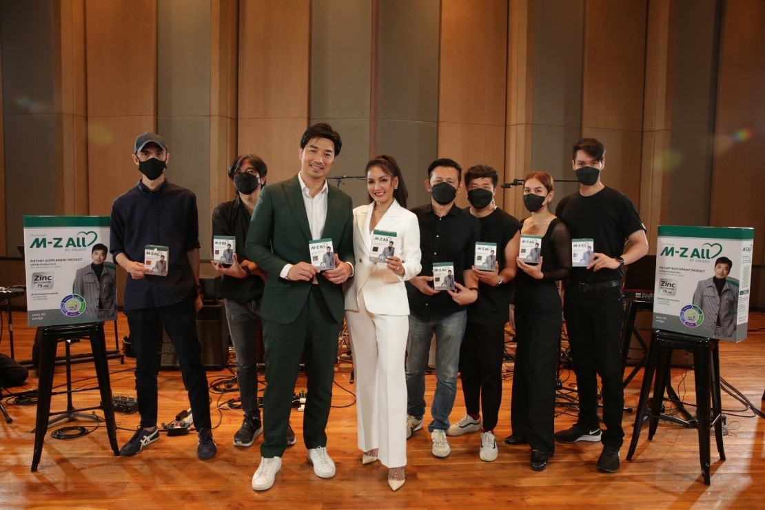 “เจมส์ – เรืองศักดิ์” ไลฟ์สด!มินิคอนเสิร์ต “ตัวพ่อขอร้องเพลงรัก” ในงานเปิดตัวผลิตภัณฑ์ใหม่ M-Z ALL