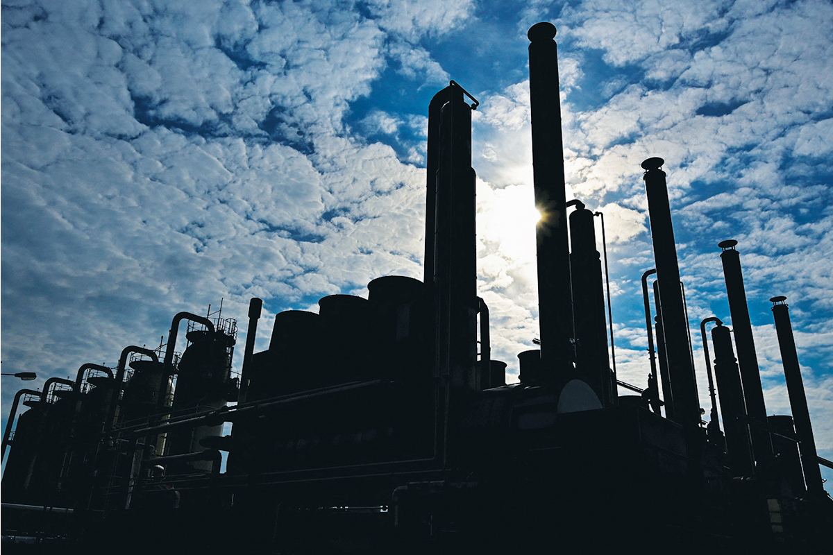 ปตท.ลุยเดินเครื่องโรงกลั่น ย้ำเป้ารักษามั่นคงพลังงาน สวนกระแสปิดโรงกลั่นจากพิษศึกอ่าว