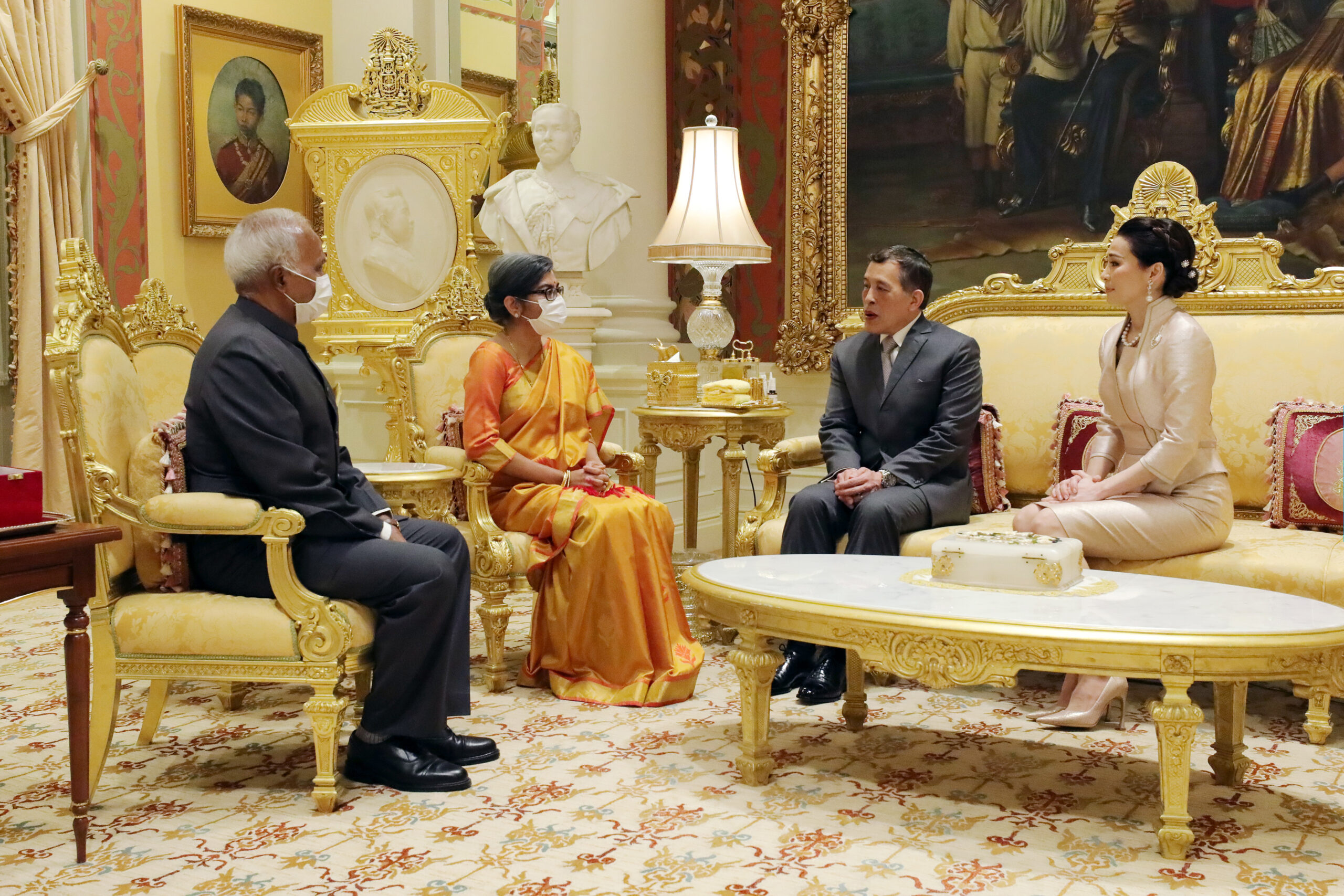 ในหลวง พระราชินี พระราชทานพระบรมราชวโรกาสให้ทูตอินเดีย เข้าเฝ้าฯ