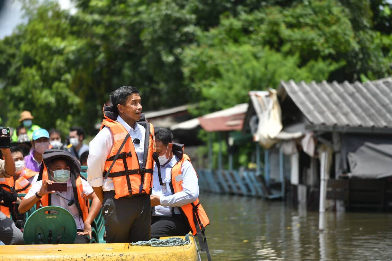 ชัชชาติ สั่งเร่งระบายน้ำคลองเปรมประชากร หลังพบน้ำเต็มความจุ