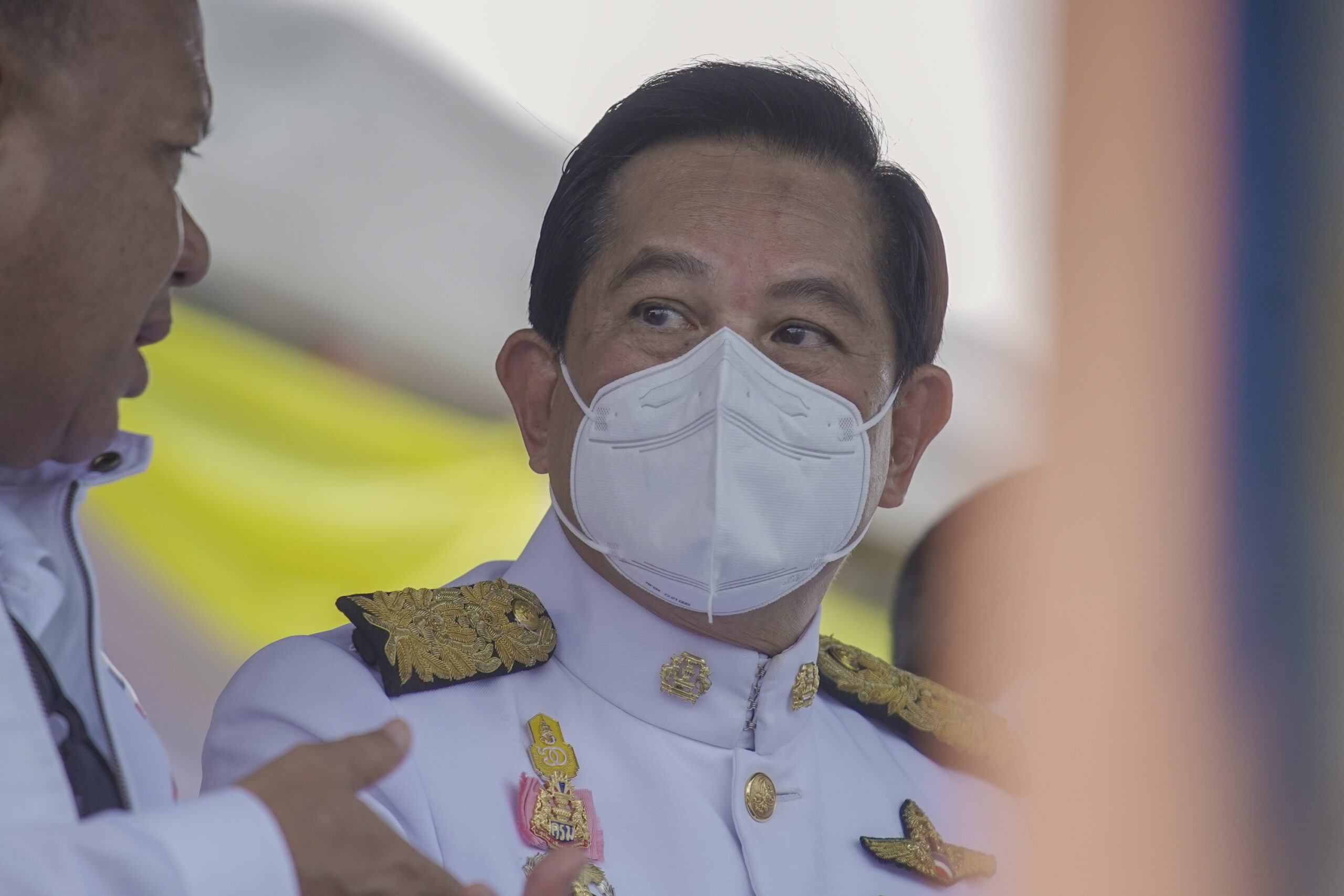 พีระพันธุ์ ลั่น พร้อมเป็นนายกฯ อ้าแขนรับนักการเมืองย้ายพรรค