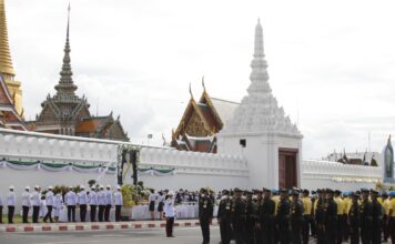 พระบรมฉายาลักษณ์ควีนเอลิซาเบธที่ 2