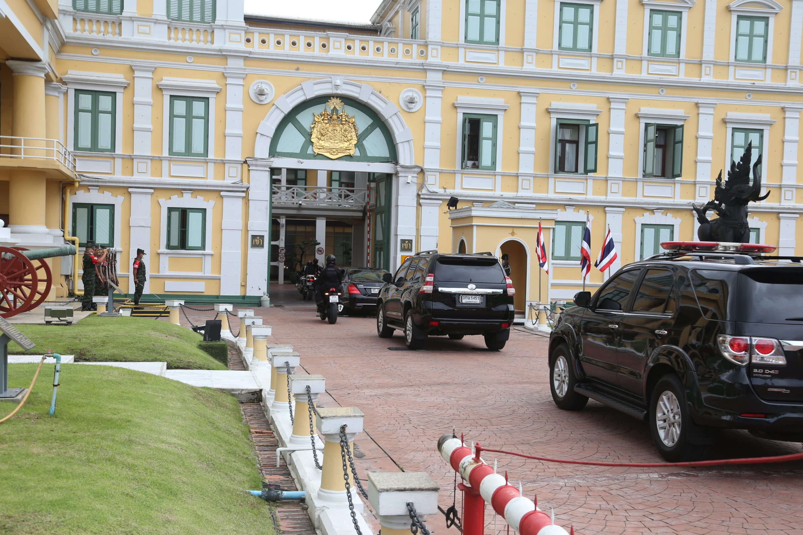 ภารกิจ ประยุทธ์-ประวิตร 30 กันยายน ลุ้นศาลรัฐธรรมนูญ ชี้ขาดปมนายกฯ 8 ปี