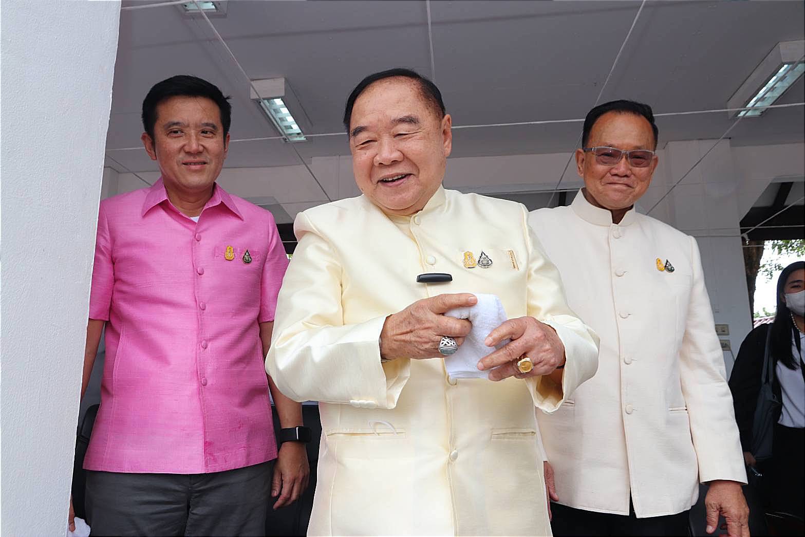 ประวิตร ขึงขัง ปัดหาเสียงเพชรบูรณ์ มาในนามรัฐบาล ไม่ได้เล่นการเมือง