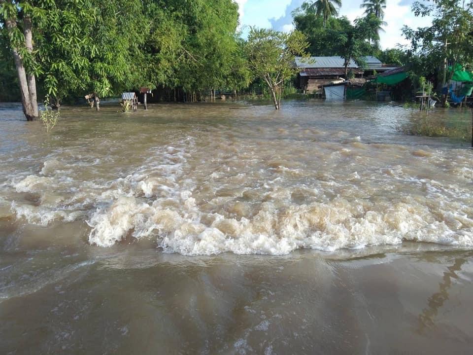 กำแพงเพชร เตือนประชาชนพื้นที่เสี่ยง ขนของขึ้นที่สูง อ.พรานกระต่ายท่วม 5 ตำบล