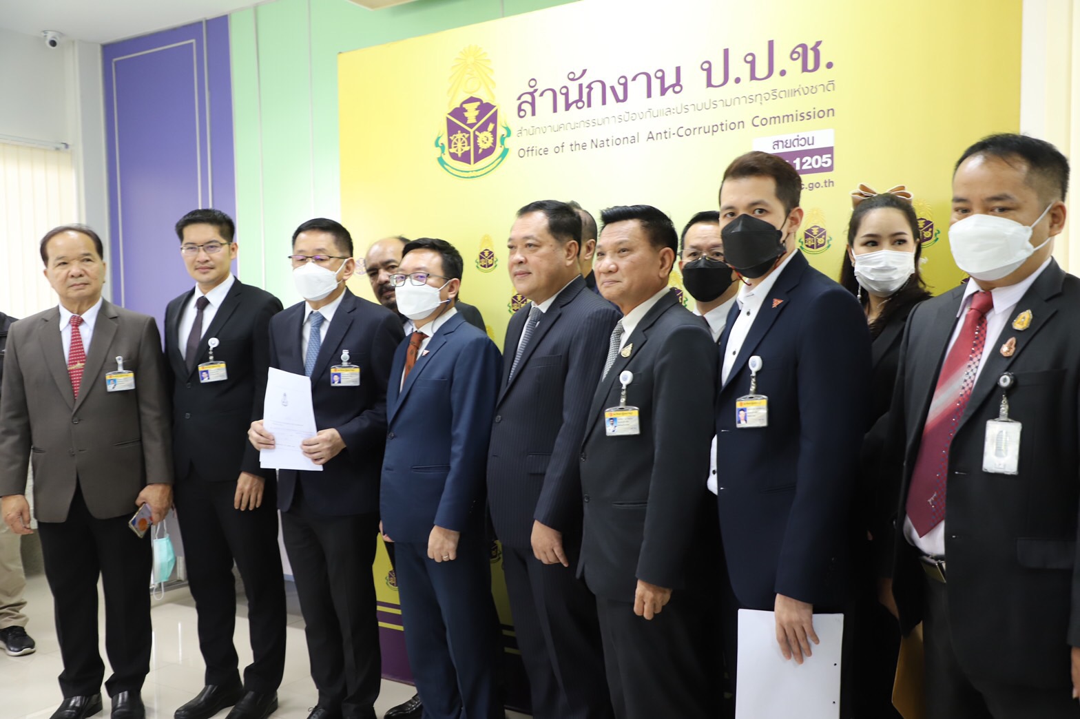 ฝ่ายค้านยื่น ป.ป.ช. ฟัน ศักดิ์สยาม ปมขายหุ้น หจก.บุรีเจริญ