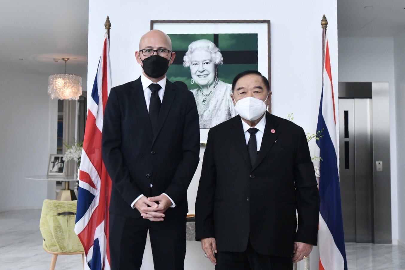 ประวิตร ลงนาม ข้อความสารแสดงความเสียใจ ควีน เอลิซาเบธที่ 2 เสด็จสวรรคต