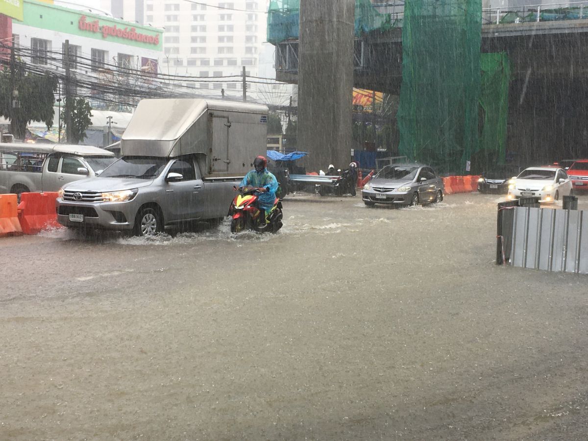 สภาพอากาศวันนี้ ฝนตกหนัก 42 จังหวัด กทม.-ปริมณฑล 70% ของพื้นที่