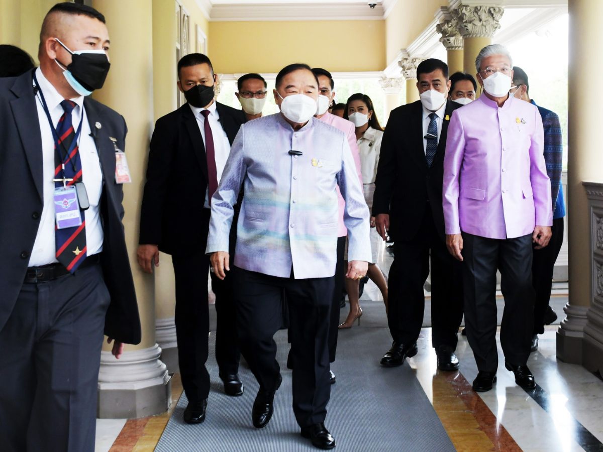 จับตาวาระ ครม. ยกเลิก พ.ร.ก.ฉุกเฉิน-ยุบ ศบค. กู้หนี้สาธารณะเพิ่ม