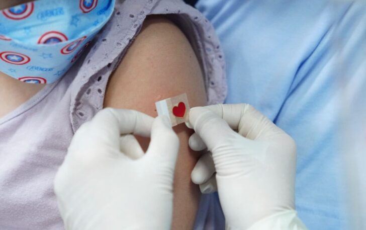 ราชวิทยาลัยกุมารแพทย์ แนะนำฉีดวัคซีนโควิด 3 เข็ม เด็กต่ำกว่า 5 ปี