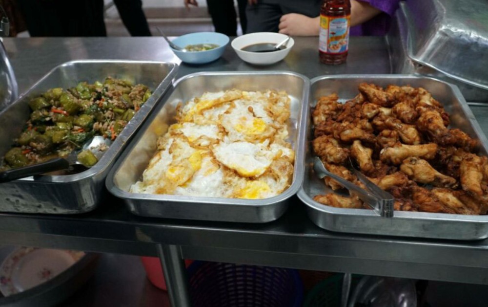 ถอนวาระเพิ่มค่าอาหารกลางวันเด็กเล็ก-ป.6 รอสำนักงบฯ เคาะตัวเลข