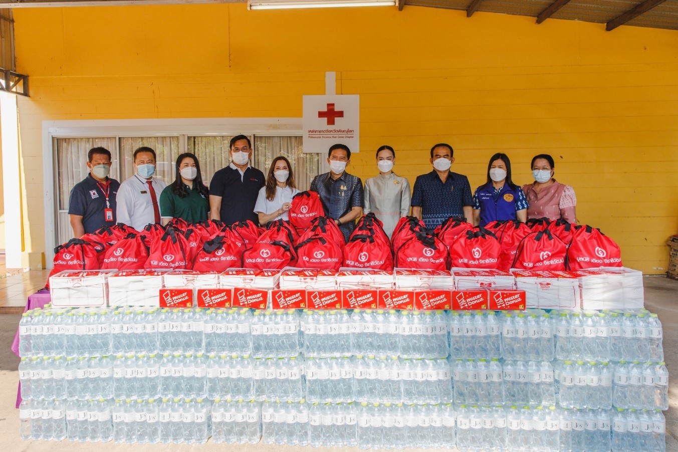 ‘เซ็นทรัลพัฒนา’ ผนึก กลุ่มเซ็นทรัล ระดมน้ำใจส่งมอบถุงยังชีพกว่า 3,000 ชุด ช่วยเหลือผู้ประสบภัยน้ำท่วม