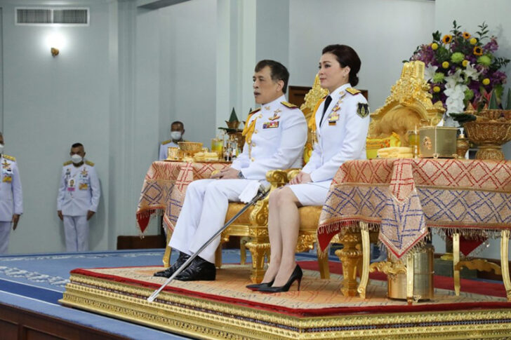 ในหลวง พระราชินี ในหลวง พระราชินี