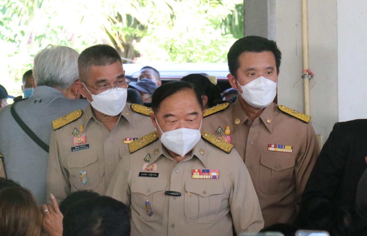 ประวิตร สั่งฝ่ายปกครอง กวาดล้างปืน-ยาเสพติด ล็อกเป้ากลุ่มพฤติกรรมเสี่ยง