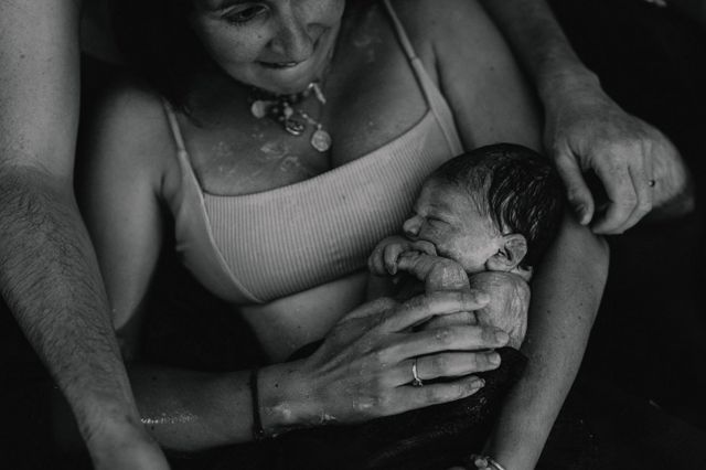 ผู้หญิงกับลูกทารก