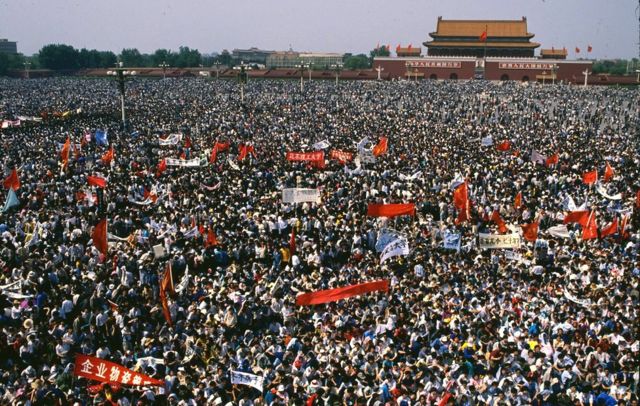A sea of protesters in Tiananmen Square on 4 May 1989