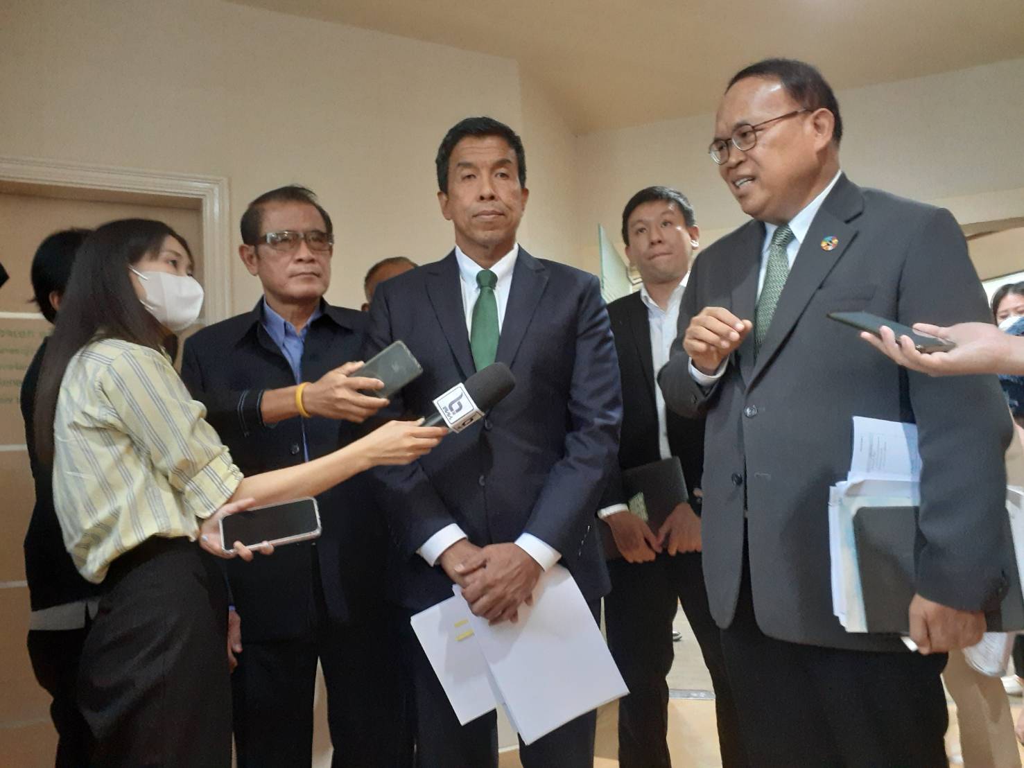 ชัชชาติ เยือนกัมพูชา ประชุมผู้นำ 15 ประเทศ