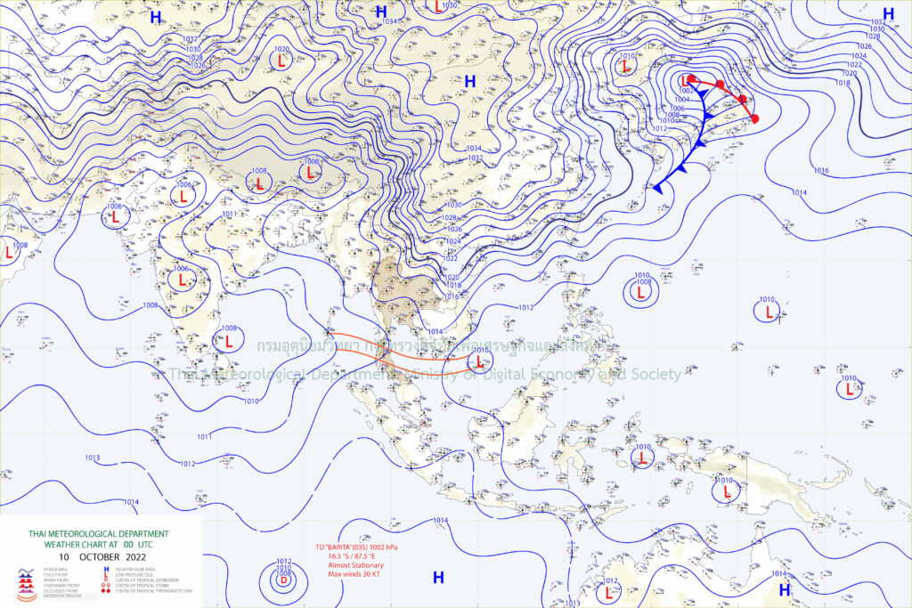 แผนที่อากาศผิวพื้นวันที่ 10 ตุลาคม 2565 เวลา 07.00 น. บริเวณความกดอากาศสูงหรือมวลอากาศเย็นจากประเทศจีนปกคลุมภาคเหนือตอนบน ภาคตะวันออกเฉียงเหนือตอนบน และทะเลจีนใต้ ประกอบกับมีหย่อมความกดอากาศต่ำปกคลุมบริเวณทะเลจีนใต้ตอนล่าง