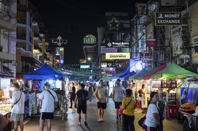 คาดว่าถนนข้าวสารจะมีผู้คนมาฉลองฮาโลวีน 20,000 คน