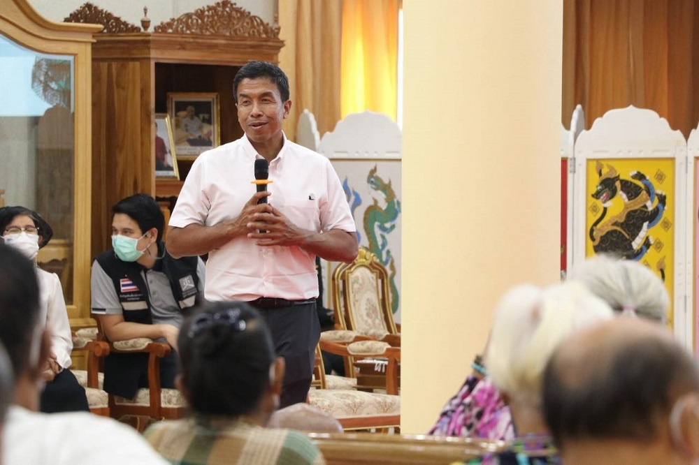 ชัชชาติ ระดมสมองปั้นธรรมนูญเขตคลองเตย ชาวชุมชนชูตลาดน้ำ