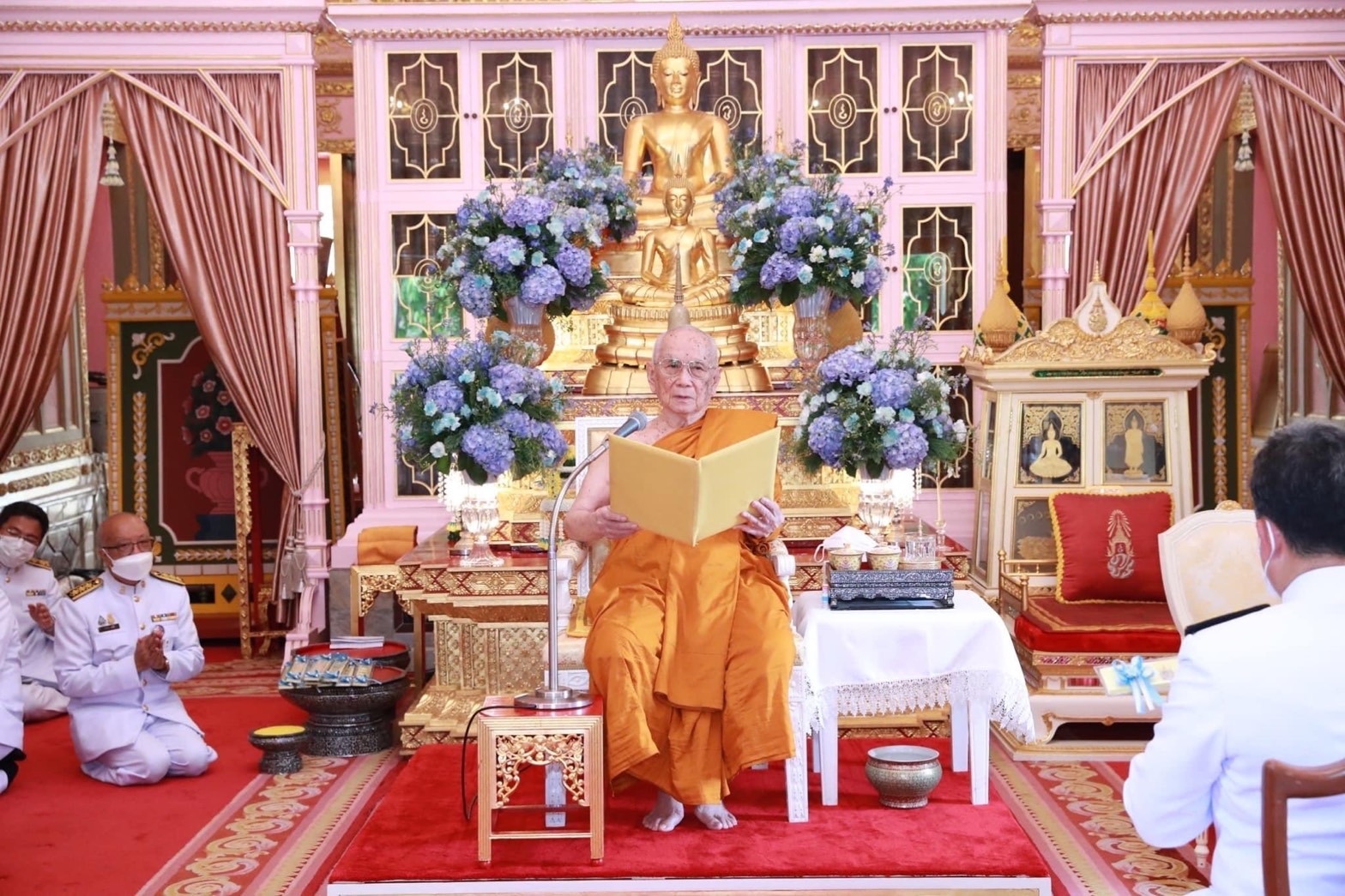 สมเด็จพระสังฆราช ทรงประทานผ้าไตร กัปปิยภัณฑ์ ครอบครัวผู้เสียหาย จ.หนองบัวลำภู